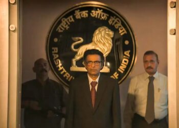 'Governor' trailer released: Manoj Bajpayee sets out to save the country from bankruptcy, big mission of 60 tons of gold
