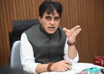 Gujarat Health Minister takes strict action against pharmacist accused of negligence