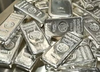 Heavy fall in silver prices: Rs 16,352 fell in a single day, investors stirred
