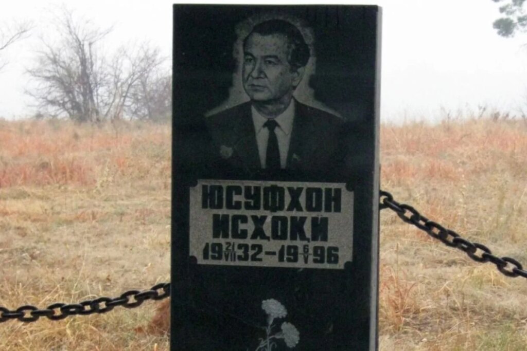 Here people choose the 'profile photo' of their grave before death, know the unique tradition