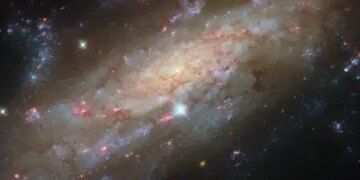 Hubble telescope captured the picture of a starry spiral galaxy, showed a glimpse of 53 million light years away