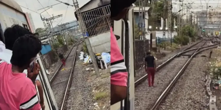 'If I had been there, I would have got down and killed...' What happened in the local train that people got angry, watch the entire incident in the video.