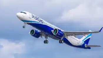 Indigo suffered a loss of Rs 2,537 crore in the fourth quarter, last year it had a profit of Rs 3,067 crore.
