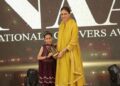 International yoga star Vanya Sharma became the pride of honour, Tabu received the prestigious award.