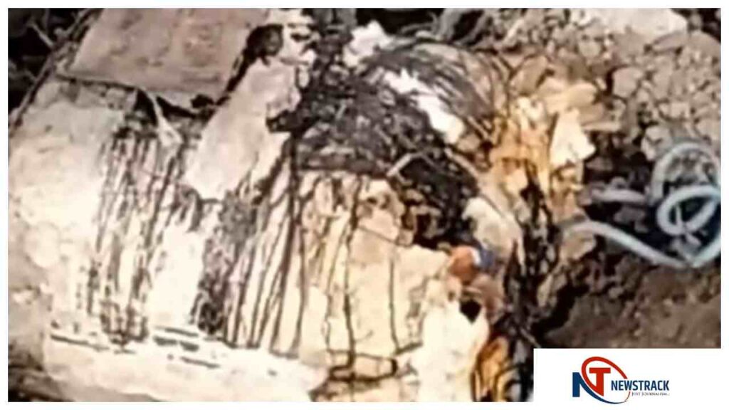 Jabalpur News: Live 12 Kg Mortar Bomb Found During Construction Work Near Airport | Madhya Pradesh News: 12 kg live mortar bomb found during excavation in Jabalpur, panic in the area. News Track in Hindi