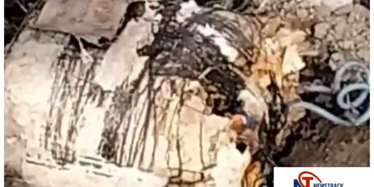 Jabalpur News: Live 12 Kg Mortar Bomb Found During Construction Work Near Airport | Madhya Pradesh News: 12 kg live mortar bomb found during excavation in Jabalpur, panic in the area. News Track in Hindi