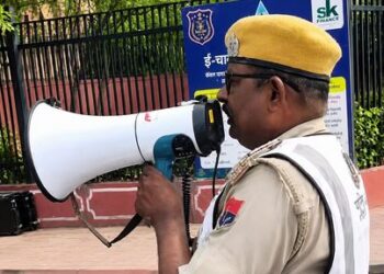 Jaipur Police's environmental initiative: Appeal to switch off engine at red light; Message given of 'save oil, reduce pollution'