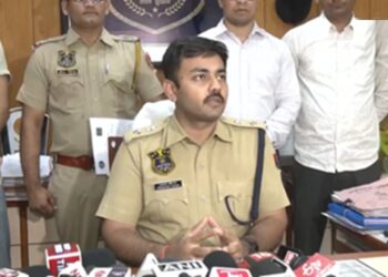 Jaipur: Posing as a businessman from Dubai, a couple was held hostage, extorted Rs 48 lakh, two vicious criminals including the mastermind were arrested.