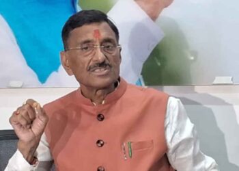 Jal Jeevan Mission Jharkhand. Latest Hindi News | UP Breaking News in Hindi Newstrack | Jal Jeevan Mission Jharkhand: Sanjay Seth asked for white paper from Hemant government, raised questions on economic crisis. News Track in Hindi