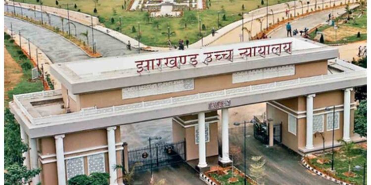 Jharkhand High Court: Dhanbad SSP Appears in Court Over Viral Video Case. Jharkhand News: Jharkhand High Court: Dhanbad SSP present in viral video case, court expressed concern. News Track in Hindi
