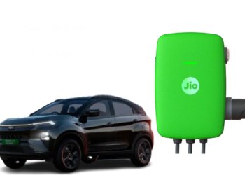 JioEV launches smart EV charger, you will get fast and safe charging at home
