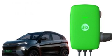 JioEV launches smart EV charger, you will get fast and safe charging at home