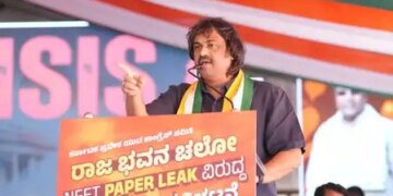 कर्नाटक के शिक्षा मंत्री ने की भगवा शॉल अभियान की आलोचना, भाजपा पर छात्रों को गुमराह करने का लगाया आरोप