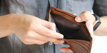 Keep these auspicious things in your purse, financial crisis will go away and financial gain will increase: Know the remedies of Vastu-Astrology