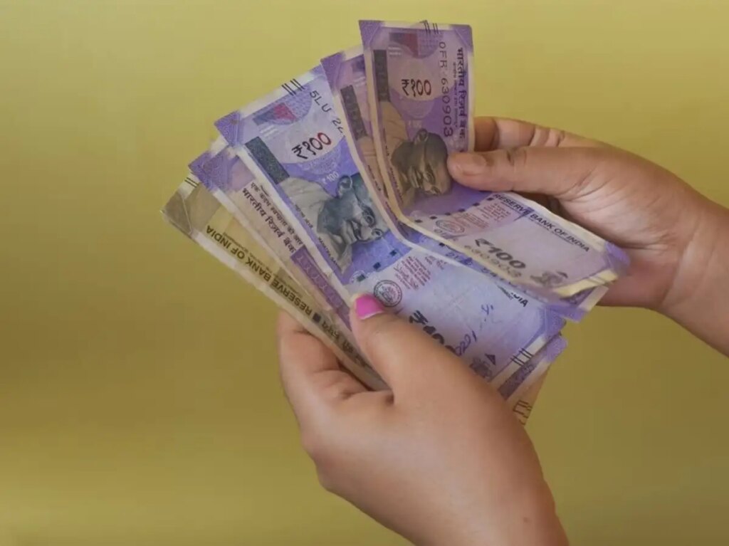 Keeping these things in purse can increase wealth and prosperity, can open the way to blessings