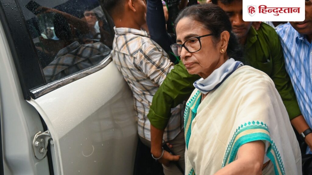 Kicked me and switched off CCTV, Mamata Banerjee's serious allegation amid counting of votes