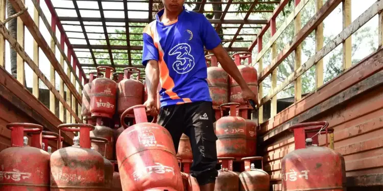 LPG Cylinder Rate Today: Big relief regarding LPG cylinder, know what is the new rate in your city today
