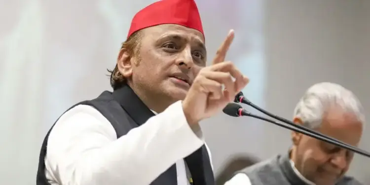 LPG Price Hike: Commercial gas becomes costlier by Rs 993, Akhilesh Yadav said - BJP did a big 'favour'