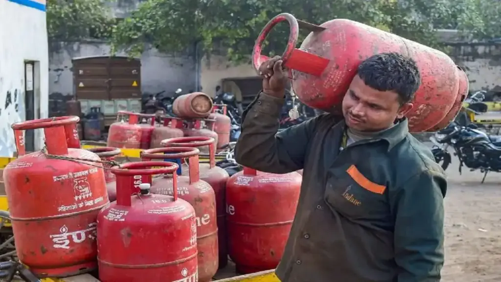 LPG Price Today: Will the prices of gas cylinders change on May 7, 2026? Know the latest price of domestic and commercial cylinders