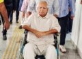 Lalu Yadav reaches Singapore for health checkup, video of meeting daughter Rohini Acharya goes viral