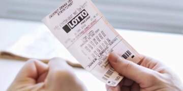 Lottery ticket worth crores found in the pocket of old pants, man becomes millionaire