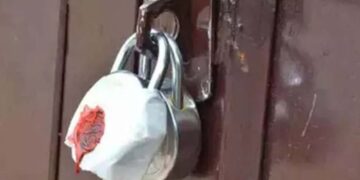 Madhya Pradesh Dewas firecracker factory | Madhya Pradesh Latest Hindi News | Madhya Pradesh Breaking | Madhya Pradesh News: All firecracker factories in Dewas investigated, one sealed for violating rules. News Track in Hindi
