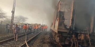 Major accident averted in Kota Railway Division: Fire broke out in the bogie of Trivandrum-Nizamuddin Rajdhani Express, passengers narrowly escaped.
