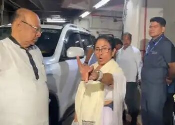Mamata Banerjee accused of threatening hospital CEO, BJP leader shared video