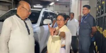 Mamata Banerjee accused of threatening hospital CEO, BJP leader shared video
