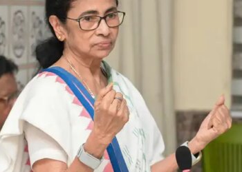 Mamata Banerjee wrote a poem amid internal strife in TMC