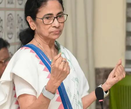 Mamata Banerjee wrote a poem amid internal strife in TMC