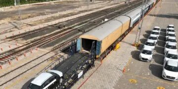 Maruti Suzuki makes record of delivery of 30 lakh vehicles through railways