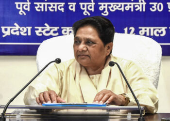 Mayawati said on the clash between two parties in Saharanpur - impartial action is necessary to control the situation.