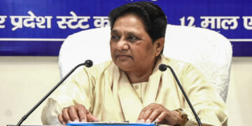 Mayawati said on the clash between two parties in Saharanpur - impartial action is necessary to control the situation.