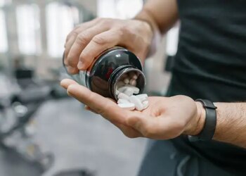 Misuse of fitness supplements can become dangerous, know which mistakes can harm the liver.
