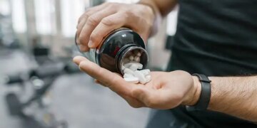 Misuse of fitness supplements can become dangerous, know which mistakes can harm the liver.