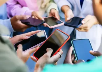 Mobile Price Increase: Buying a budget phone has become difficult, due to these big reasons the prices of smartphones are skyrocketing.
