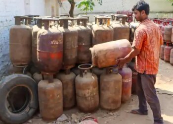 More than 87.28 lakh domestic LPG cylinders delivered in last two days, supply completely normal: Government