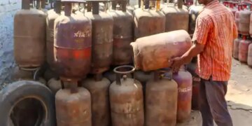 More than 87.28 lakh domestic LPG cylinders delivered in last two days, supply completely normal: Government