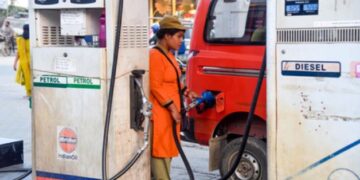 No increase in petrol and diesel prices, adequate stock at all petrol pumps; LPG supply strong: Government