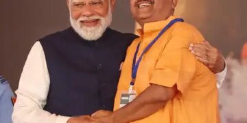 पीएम मोदी ने सुवेंदु अधिकारी को दी बधाई, कहा- सांस्कृतिक पुनरोदय की ओर बंगाल