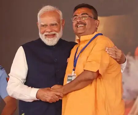 पीएम मोदी ने सुवेंदु अधिकारी को दी बधाई, कहा- सांस्कृतिक पुनरोदय की ओर बंगाल