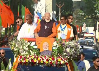 PM Modi's road show in Puducherry, said - 'It is necessary to convert support into votes'