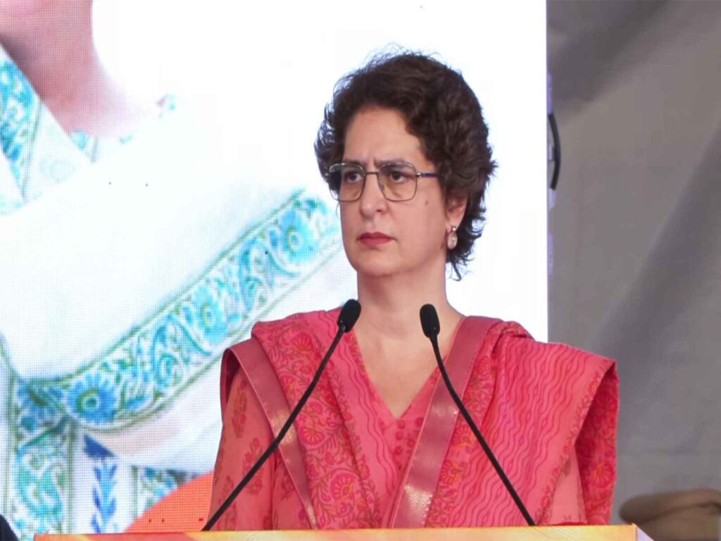 'PM is bowing before America-Israel', Priyanka Gandhi lashed out at Center over LPG prices