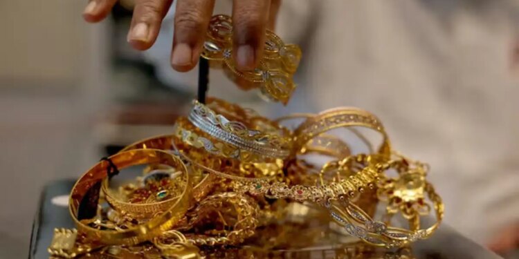 Panic in the gold market due to PM Modi's statement! Gold falls to ₹1.50 lakh; Silver also becomes cheaper by ₹ 300, know carat wise rate