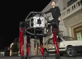 Panic in the world: China has created a transforming robot, it is adept at breaking walls and changing shape.