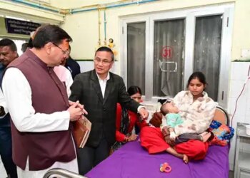 Pithoragarh: Chief Minister Pushkar Singh Dhami reached the district hospital to inquire about the well being of the patients.