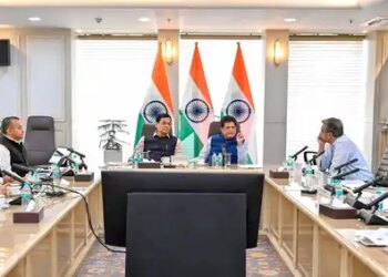 Piyush Goyal and Sonowal held a meeting to ease foreign trade