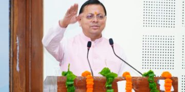 Pushkar Singh Dhami|Uttarakhand Government Jobs|Latest Hindi News|Samachar Hindi Newsstrcak | Uttarakhand News: Chief Minister Pushkar Singh Dhami handed over appointment letters to 483 selected candidates of Irrigation and Agriculture Department. News Track in Hindi