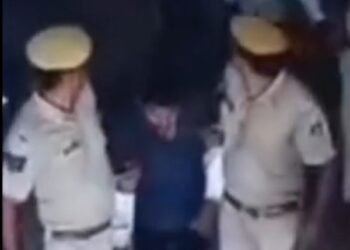 Robbers who cut bracelet from old woman's leg arrested: Lawyer slapped in court, Bar Association refuses to advocate